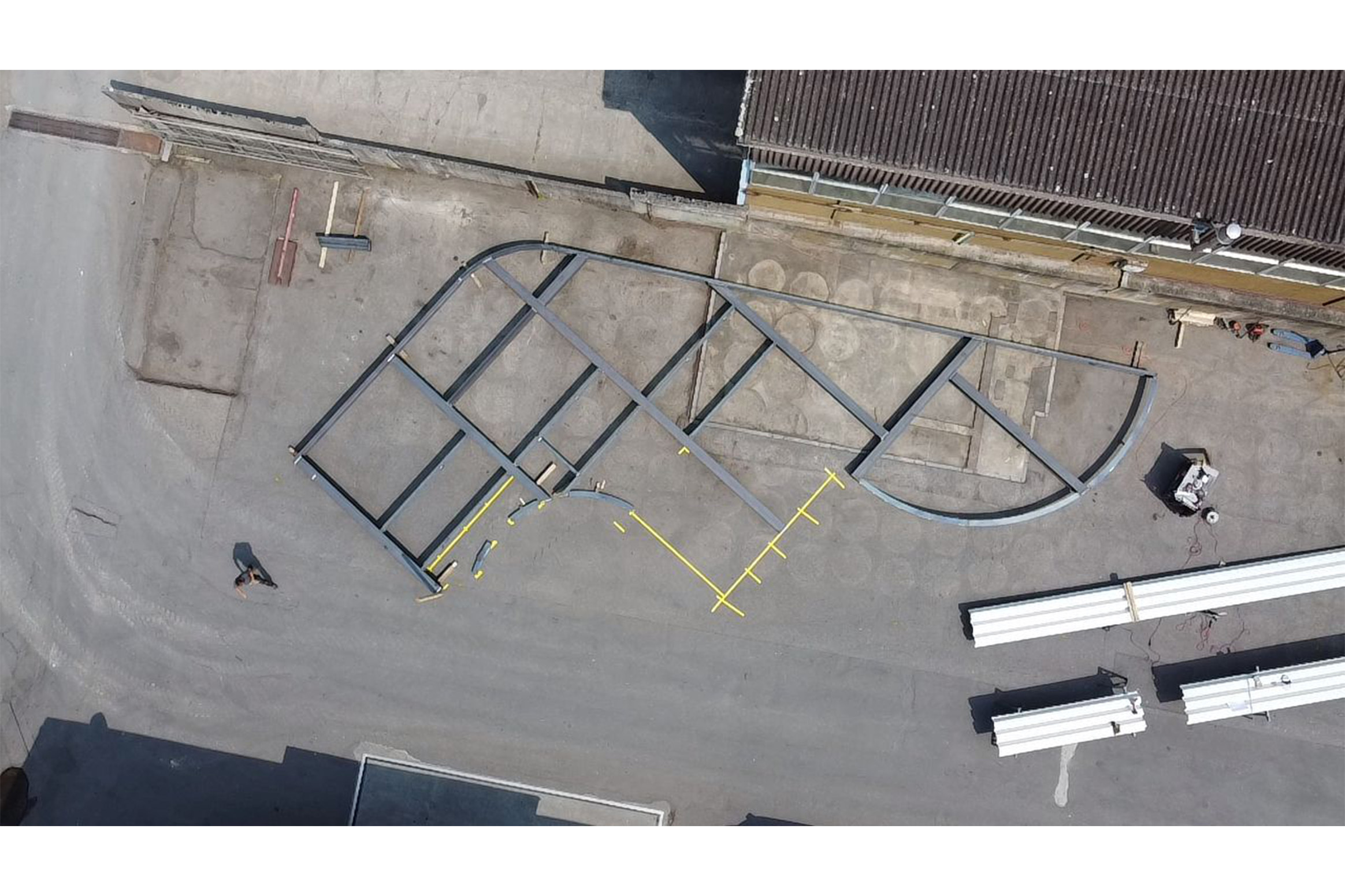 8 Vordach Metallkonstruktion RGT